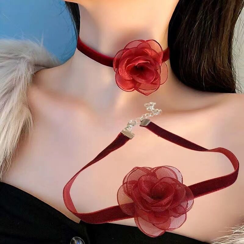 Wholesale Retro girl' s necklace with dark night rose and ns